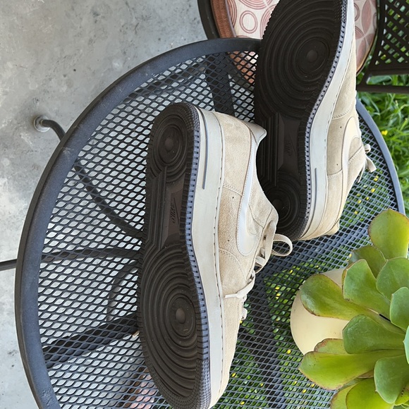 USED SUEDE BEIGE NIKE AIR FORCE ONES #82, - Picture 5 of 6